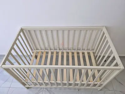 Juniors Darvin Crib / cot ( Baby Shop )
Dimensions (cm) (LxWxH) 124x64x83