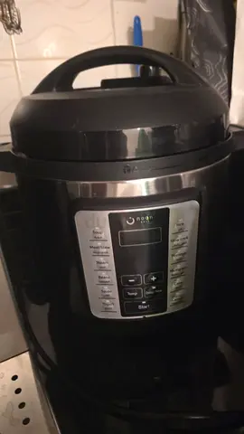 Pressure Cooker 6 Liter Capacity 1000 Watts TY60