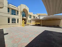 6BR+2 Majlis | Outside Kitchen And Driver Room |