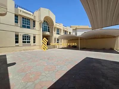 6BR+2 Majlis | Outside Kitchen And Driver Room |