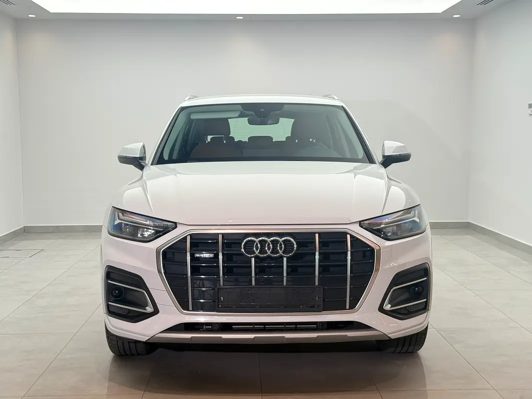 Audi Q5 2022 — photo 1 of 13