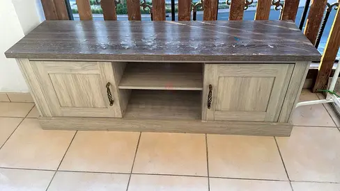TV TABLE