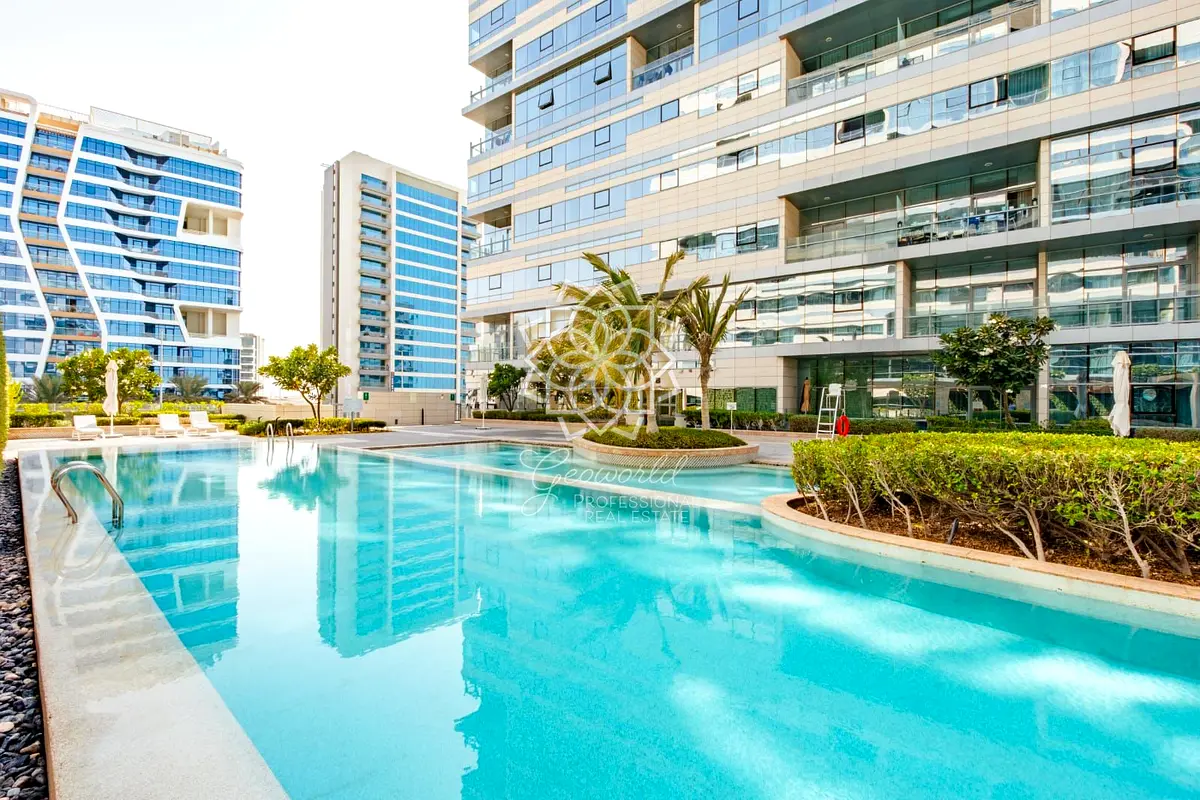2BR Master And Balcony \ Free Hold \ Study Room