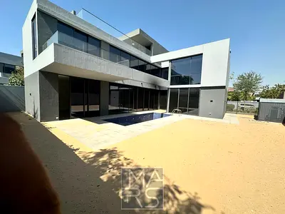 5 BED villa for rent in massar kaya
