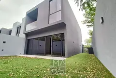 The Modern-Living 3BR Corner Townhouse 140K Robinia