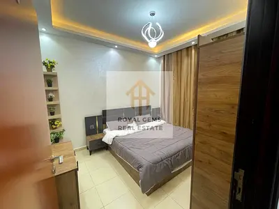 Furnished apartment with hotel-style furniture, one bedroom and living room, with private parking.