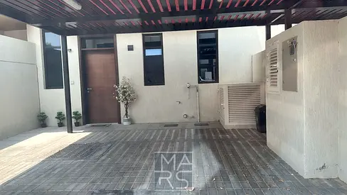 Distress Deal | Villa for Sale 3 BR + Maid | High ROI