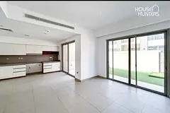 Close to the pool and park | Vacant soon