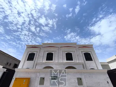 Luxurious 5 Bedroom | Brand new Villa | Prime Location