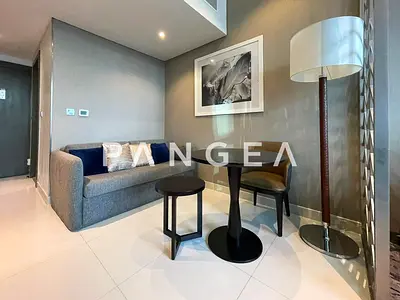 Vacant | Canal View | Mid Floor