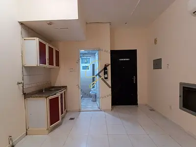 Lavish studio available Near by safri Mall and Lulu supermarket Full of family building for contact