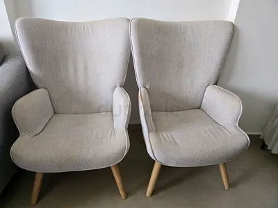 Pair of Single Seater sofa / chair in good condition