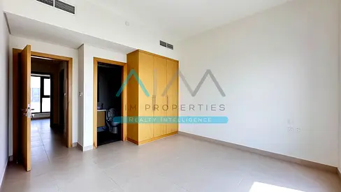 Negotiable : 3Br Podium Townhouse | Souk Warsan Block B | Multiple Views
