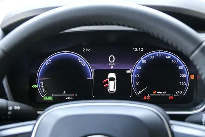 2025 Toyota COROLLA CROSS — миниатюра 11