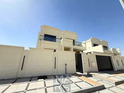 فيلا فاخرة حديثة مكونة من 5 غرف نوم في تلال سيتي – متاحة للإيجار الآن