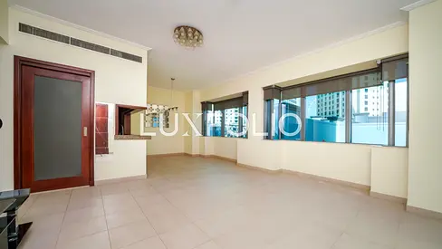 VACANT | LOW FLOOR | RENO OPPORTUNITY
