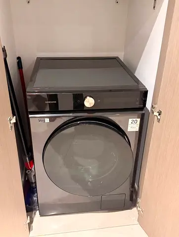 Almost new used 4 months washing machine Samsung - wash and dry 11kg/8kg