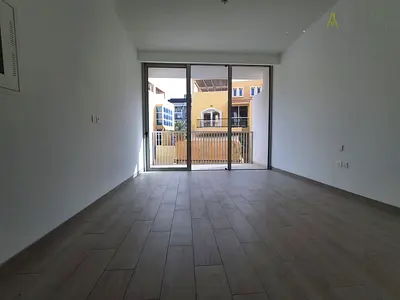 Modern Studio | Large Kitchen | Appliances Include