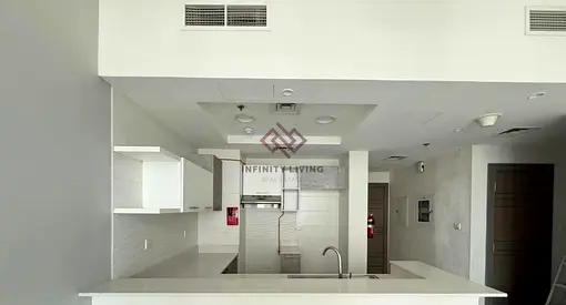 Spacious 1 BR | Hamad Tower | Prime Location