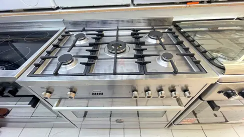 bertazzoni Brand gas with Electric oven 5 Burner new model good working free delivery