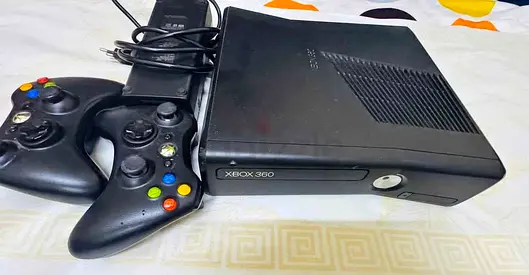 🚀 Modded Xbox 360 - 2 Controllers - Loaded with GTA V, FIFA 19  Rare Spider-Man SD.