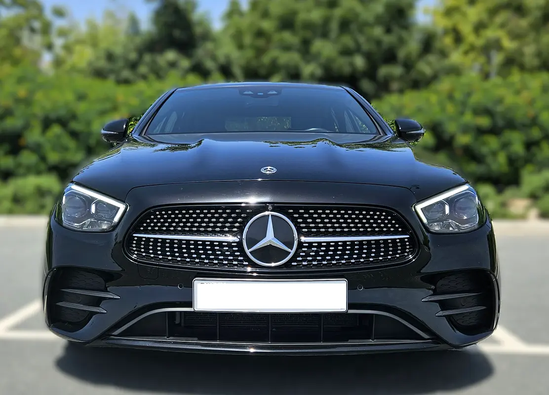 Mercedes-Benz E-Class 2022 — photo 1 of 14