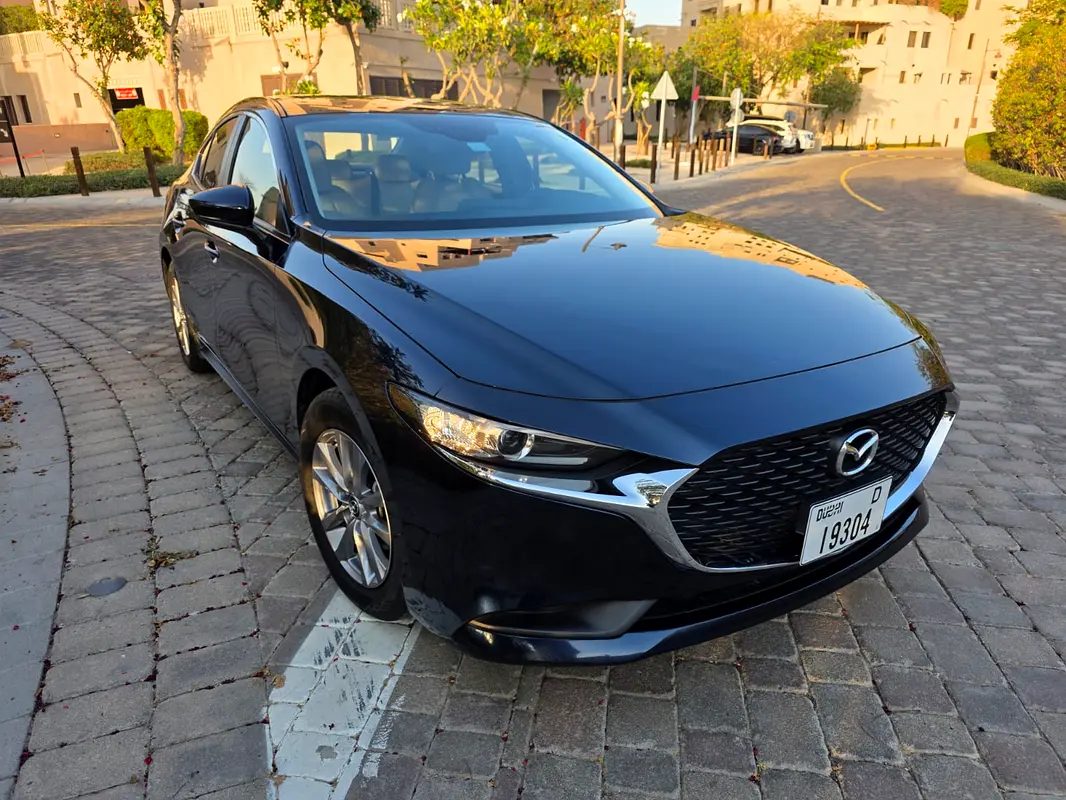 Mazda 3 2024 — photo 1 of 8