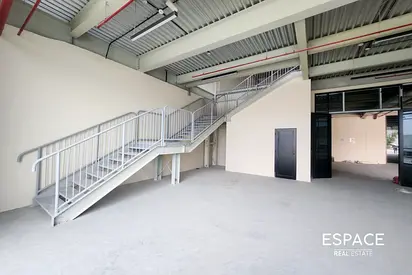 Warehouse | Brand new | High visibility