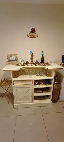 Bar - Beige and Gold