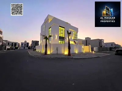 بسعر شامل (كهرباء ومياه وتكييف) على الشارع الرئيسي، جاهزة للسكن، في واحدة من أرقى المنازل