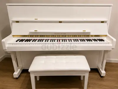 Pearl River Upright Piano – White Gloss Finish  • Model: UP118 M1 • 88 keys • 3 pedals • Elegant whi