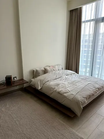 Queen size bed with mattress
