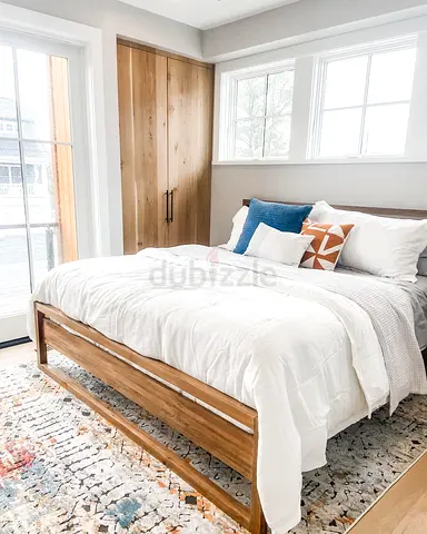 CRATE and BARREL Linea Natural Teak Wood King Bed W206 H117 D216 cm