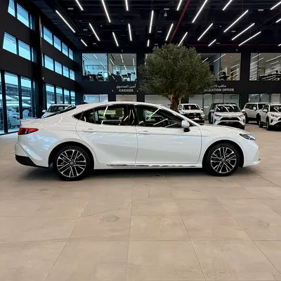 2026 Toyota CAMRY — миниатюра 4