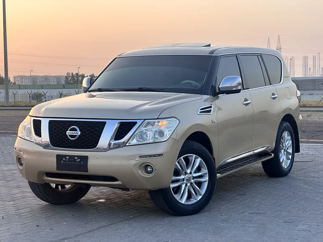 Nissan Patrol 2013 — photo 1 of 16