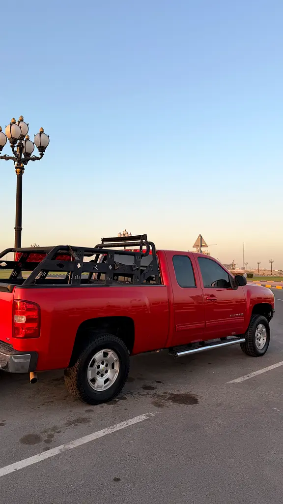 Chevrolet Silverado 2010 — photo 1 of 17