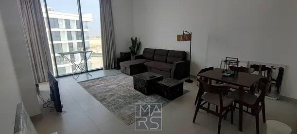 شقة مميزة للإيجار تتكون من غرفة نوم وصالة في مجمع "أجمل مكان"، أحد أرقى وأهدأ المجمعات السكنية.
