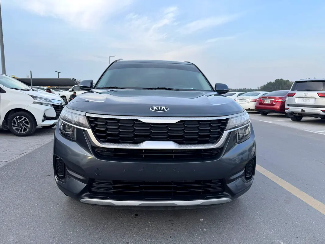 Kia Seltos 2021 — photo 1 of 13