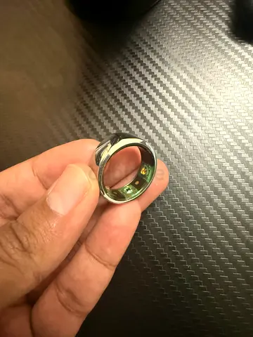 Oura Ring - Silver - less than 6 months
