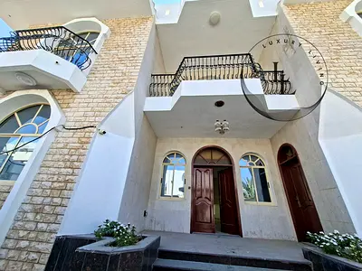 LUXURY DOUBLE STORY 5 BEDROOMS VILLA SWIMMING POOL MAIDROOM INSIDE PARKING NEAR PARK