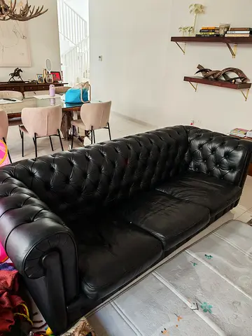 3-Seater Black Chesterfield Leather Sofa - Good Condition. Pick up only.