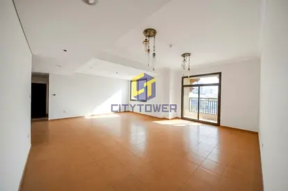 Huge Corner 3 BHK with Maid's Study + Store all en-suite bathroom Closed Kitchen Skyline View