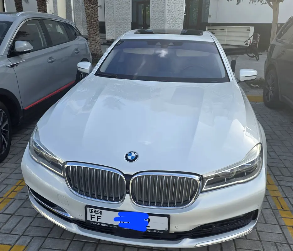 BMW 7-Series 2016 — photo 1 of 19