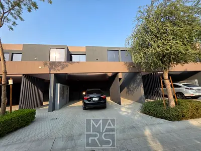 Spacious 3BR Townhouse | Bright & Family-Friendly