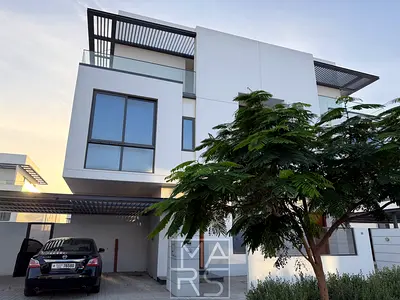 Distress Deal | Ready 4BHK Villa in Ajmal Makan
