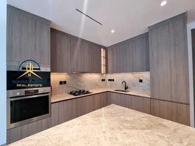 BRAND NEW - KITCHEN APPLIANCES - MODERN LAYOUT
