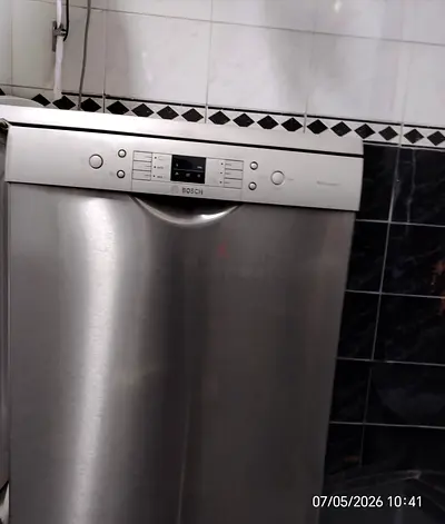 Bosch Stainless Steel Built-in Dishwasher – Good Working Condition.