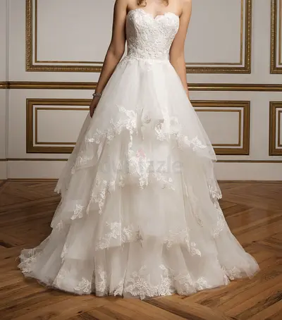 Justin Alexander Lace Wedding Dress (Size: US 12)