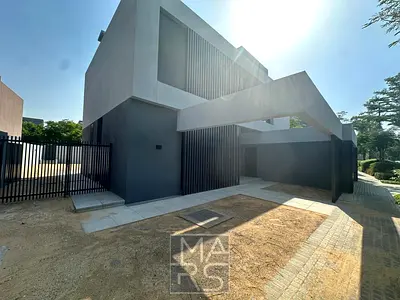 Brand-new 5bhk l Ready to move l back door all the amenities l biggest plot