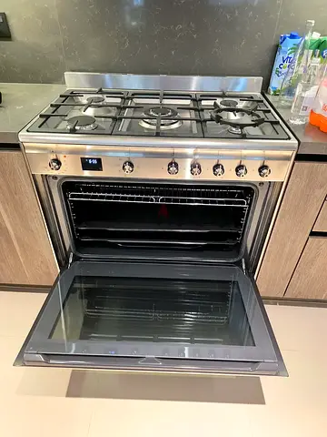 Smeg SSA91MAX2 brand new stove never used under warranty with receipt 2 years by hadu